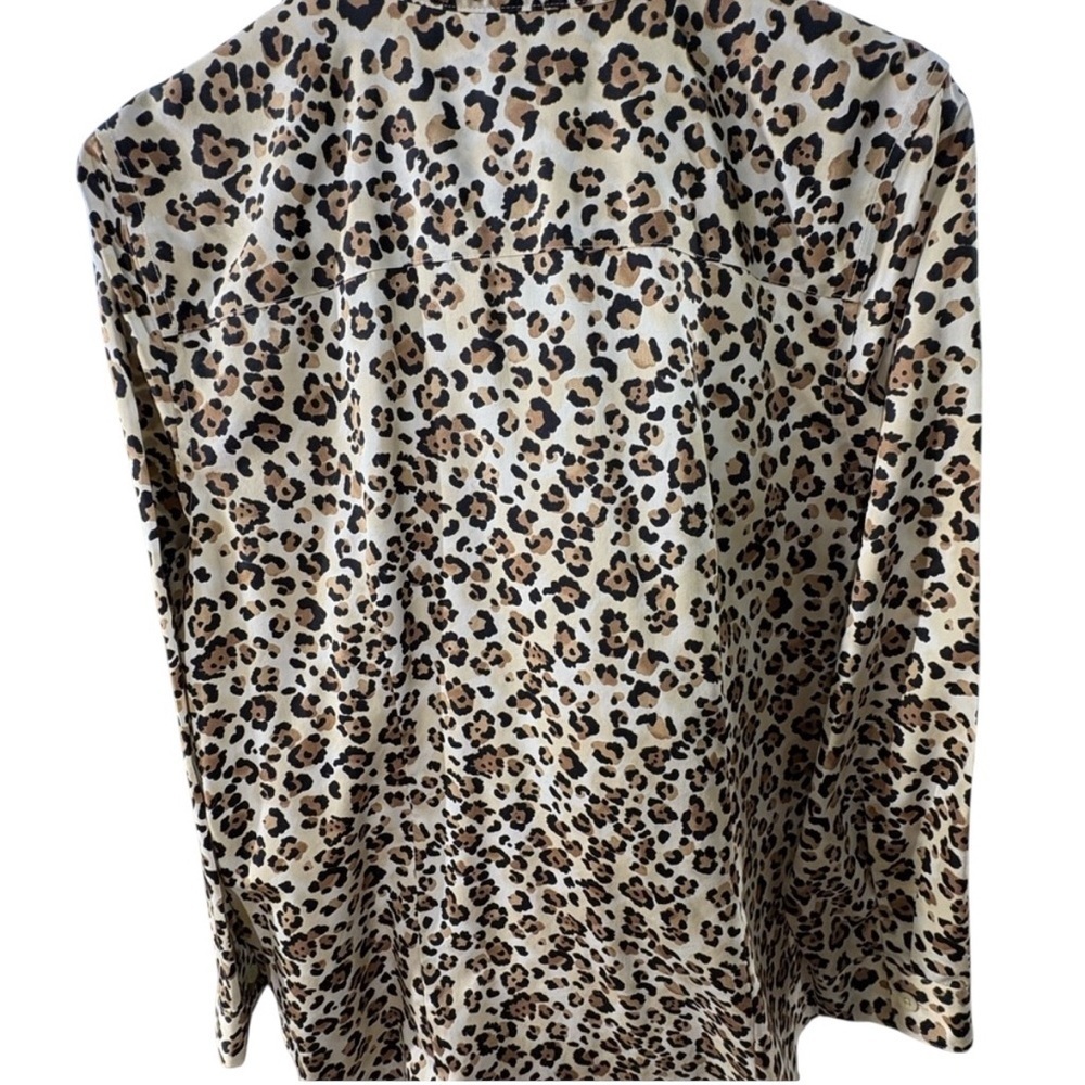 Chicos Animal Print Blouse With Hidden Button Closure, Size 1 - Picture 2 of 3